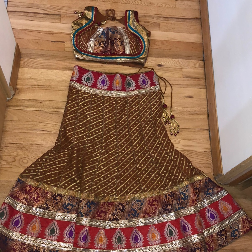 Women’s lehenga (traditional Indian attire)